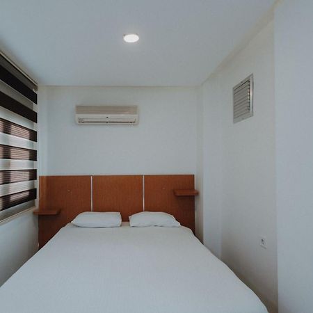 Deniz Pansiyon Izmir Exterior photo