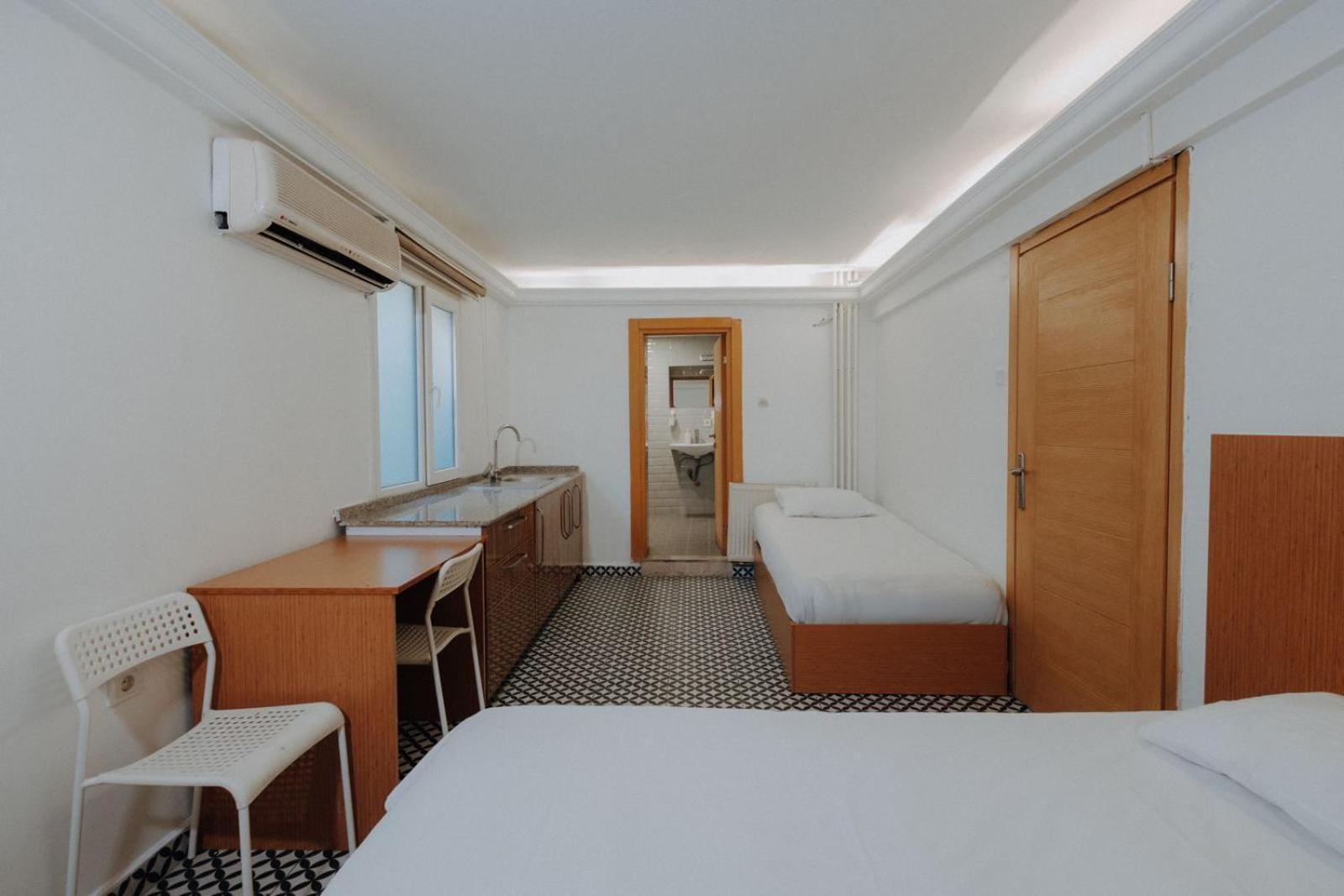 Deniz Pansiyon Izmir Exterior photo