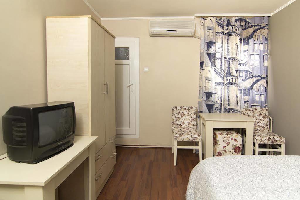 Deniz Pansiyon Izmir Exterior photo